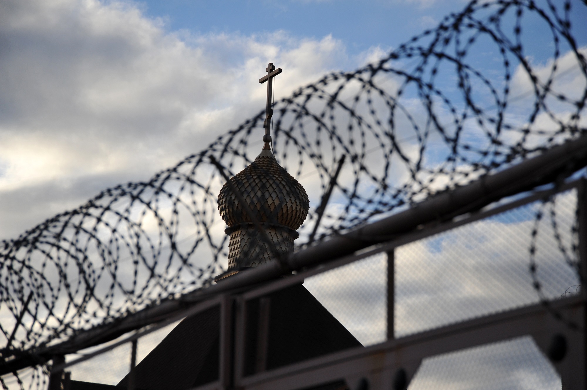 церковь в тюрьме