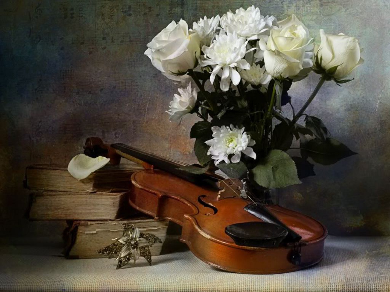 Песенная поэзия. Натюрморт. Натюрморт с музыкальными инструментами. Натюрморт со скрипкой. Скрипка с цветами.