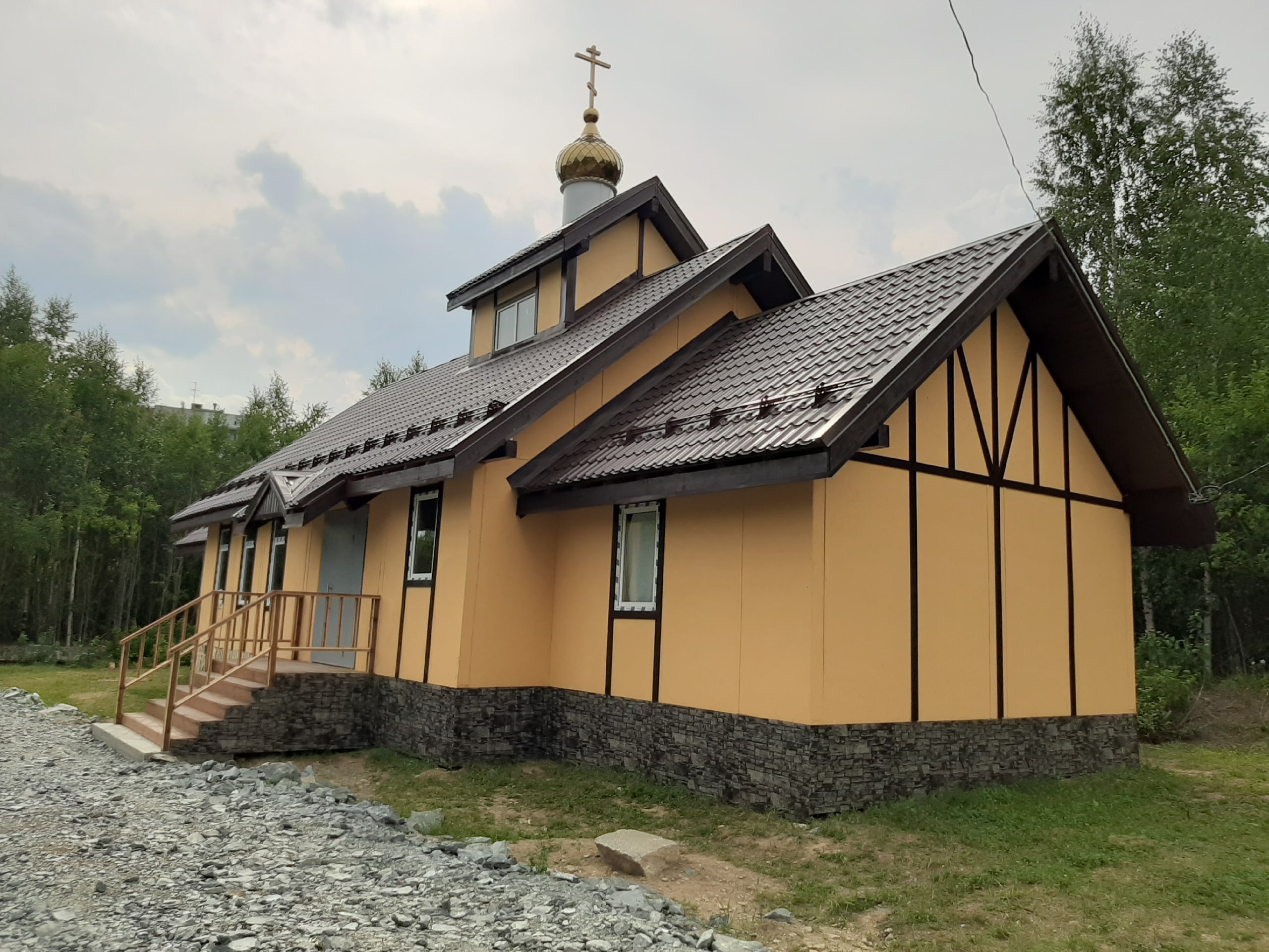 Храм в честь Казанской иконы Божией Матери (г. Новоуральск) —  Нижнетагильская епархия Русской Православной Церкви